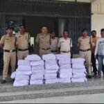 हटा पुलिस ने ग्राम इटवा में दबिश देकर जप्त की 28 पेटी अवैध शराब,आरोपी मौके से फरार